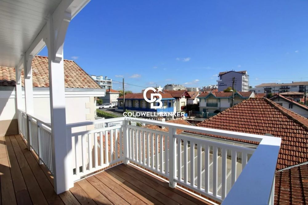Appartement rénové avec balcon, proche du port et de la plage Arcachon