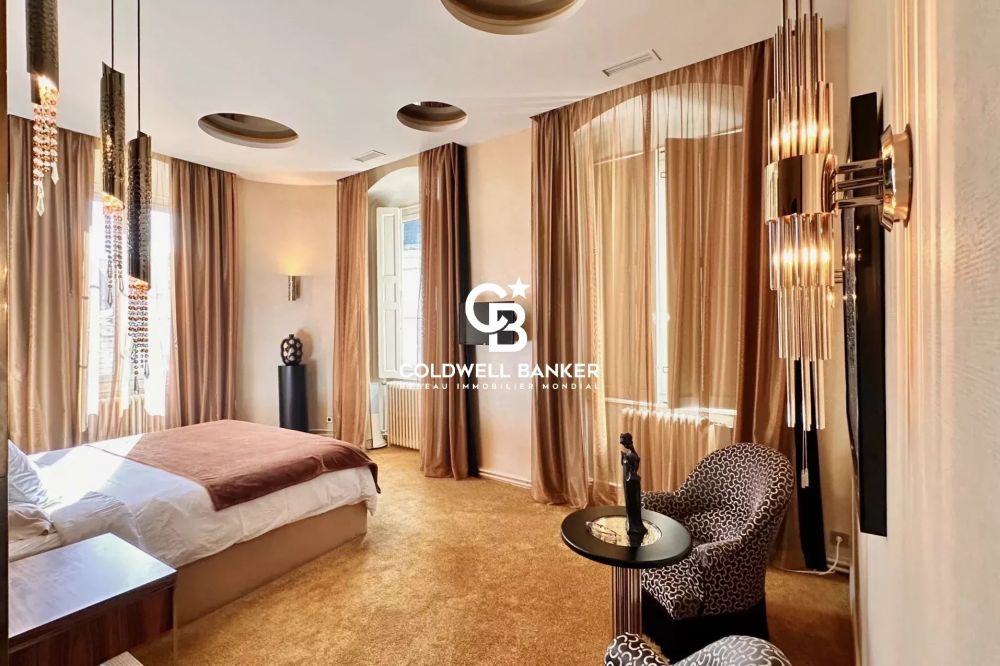 Hôtel particulier et familial Bordeaux - Jardin Public : rénovation élégante et de grande qualité