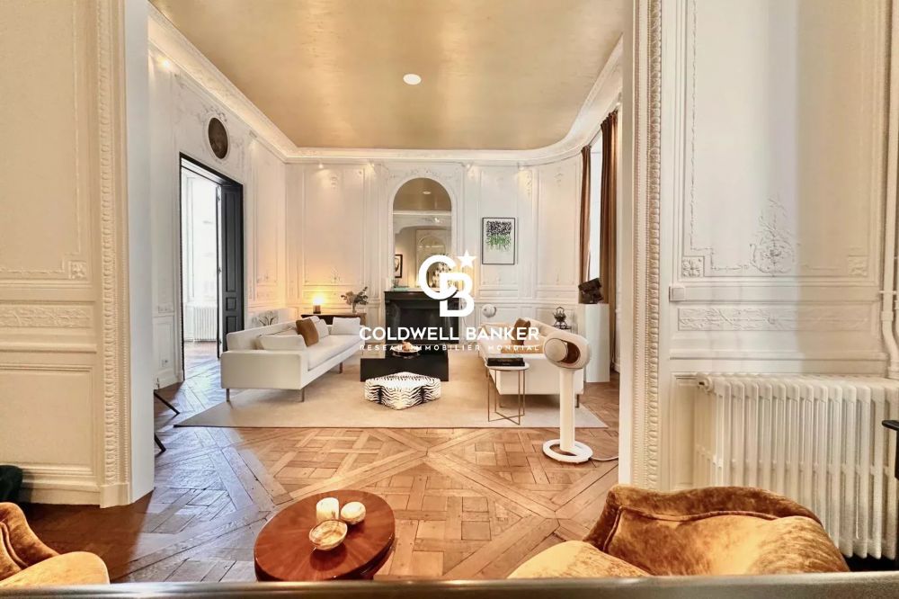 Hôtel particulier et familial Bordeaux - Jardin Public : rénovation élégante et de grande qualité