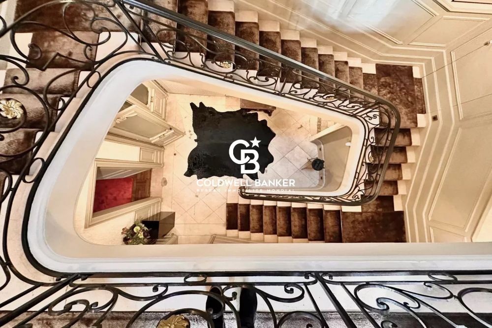 Hôtel particulier et familial Bordeaux - Jardin Public : rénovation élégante et de grande qualité