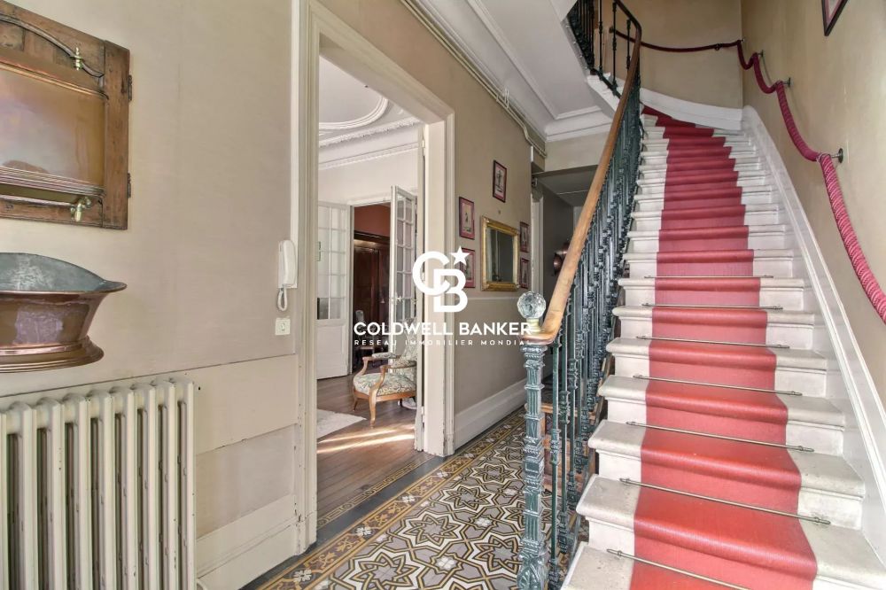 Maison bourgeoise à vendre Bordeaux Croix Blanche – 5 chambres, jardin, cachet ancien