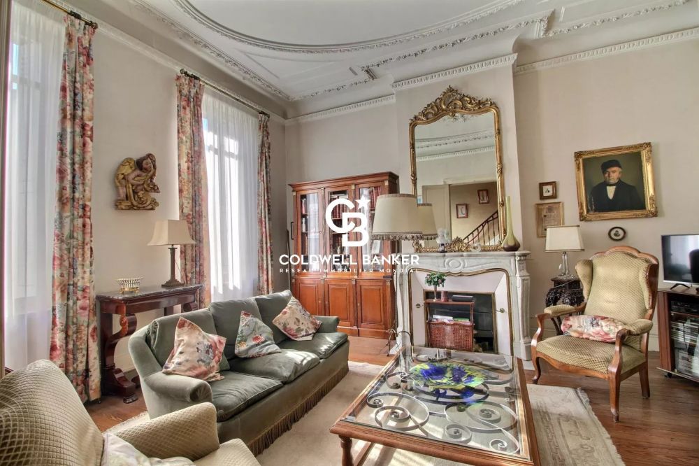 Maison bourgeoise à vendre Bordeaux Croix Blanche – 5 chambres, jardin, cachet ancien