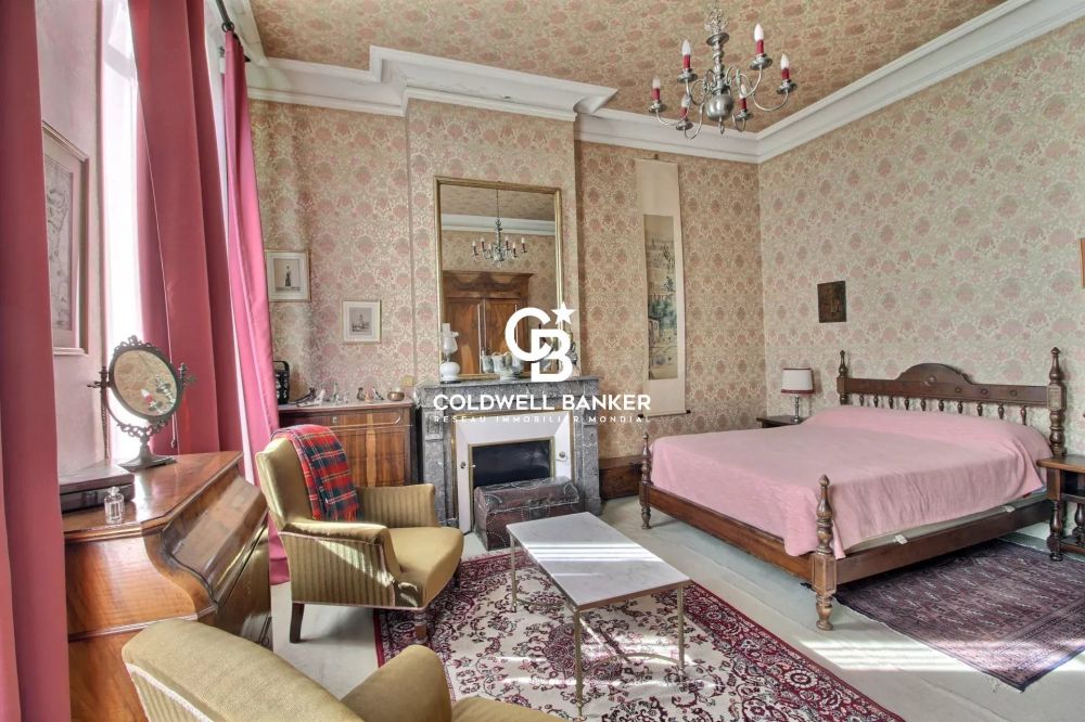 Maison bourgeoise à vendre Bordeaux Croix Blanche – 5 chambres, jardin, cachet ancien