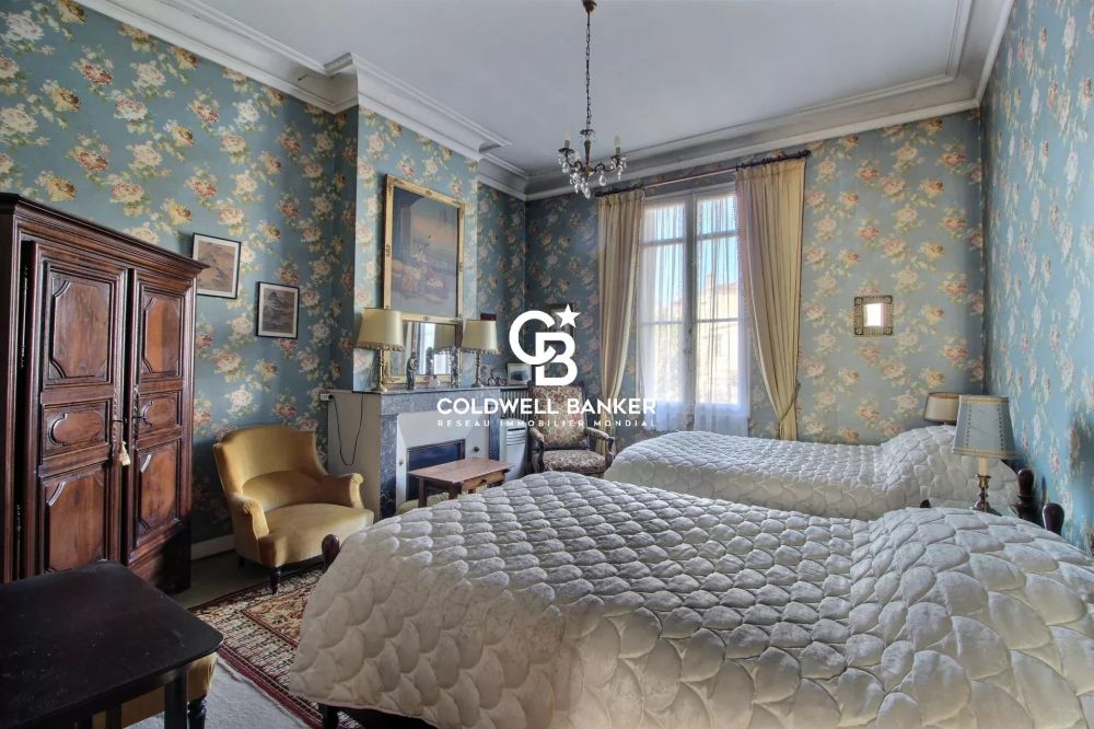 Maison bourgeoise à vendre Bordeaux Croix Blanche – 5 chambres, jardin, cachet ancien