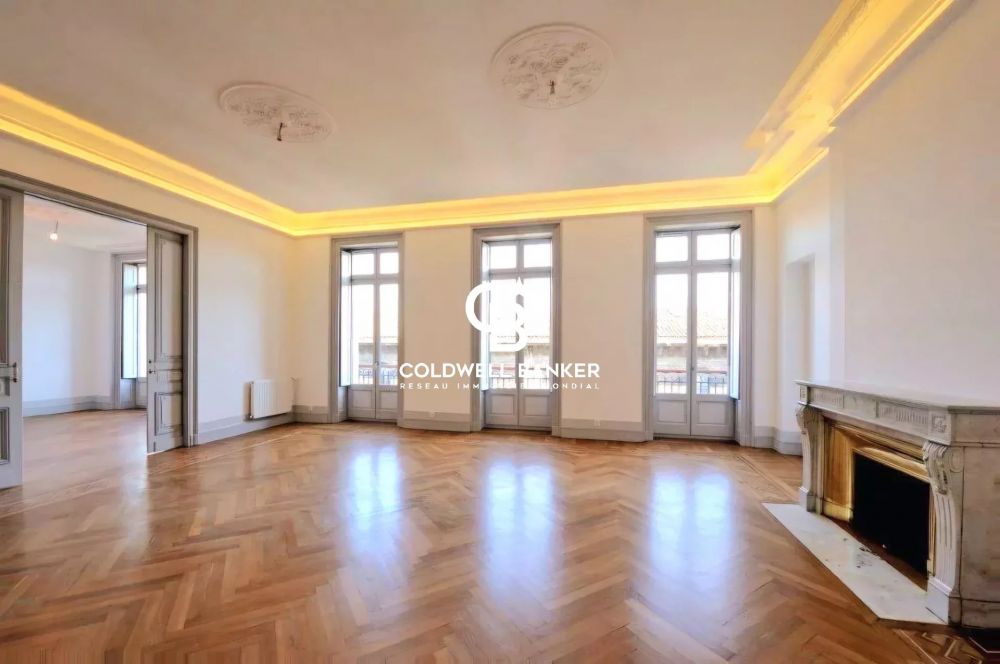 Appartement à vendre à Bordeaux Jardin Public - T4 de charme avec balcon et parking