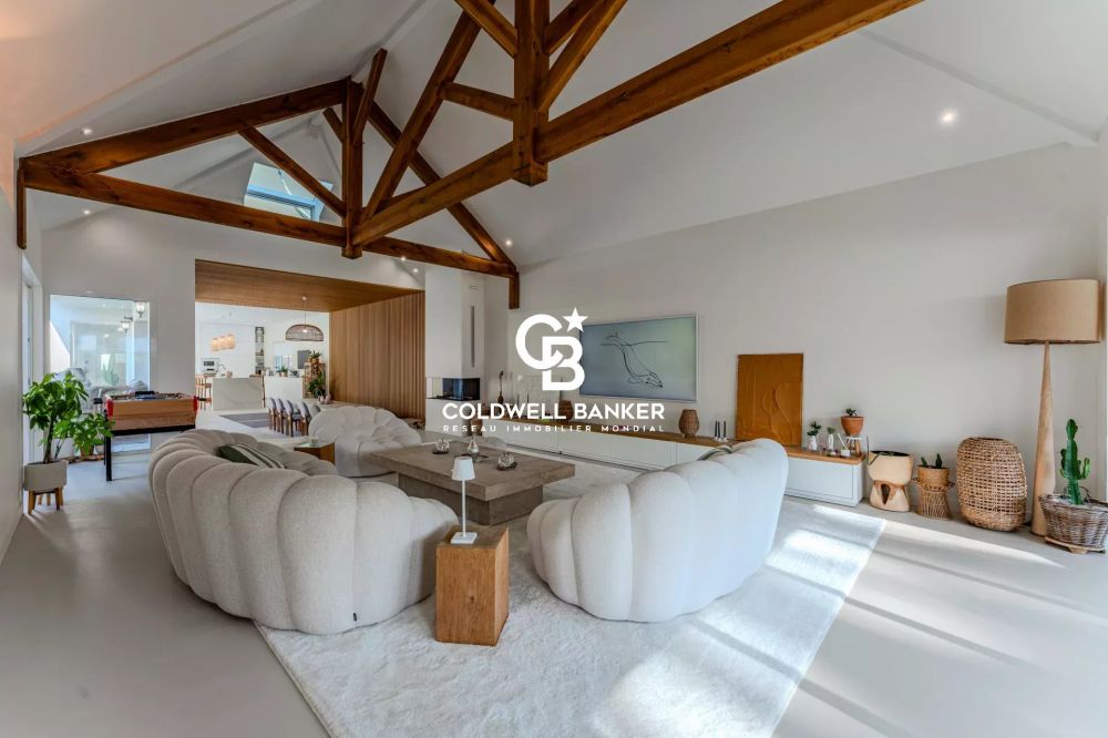 Maison à vendre à Arcachon – Maison Les Mouettes, élégance arcachonnaise proche du port