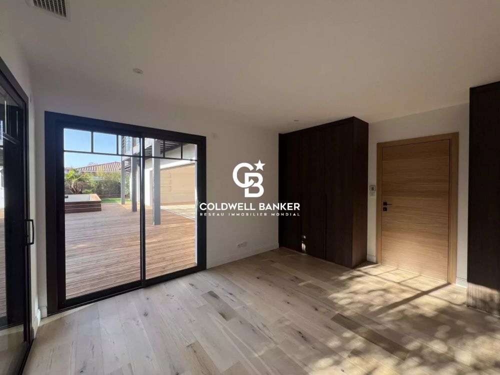 Villa neuve 5 chambres au coeur de la Teste-de-Buch