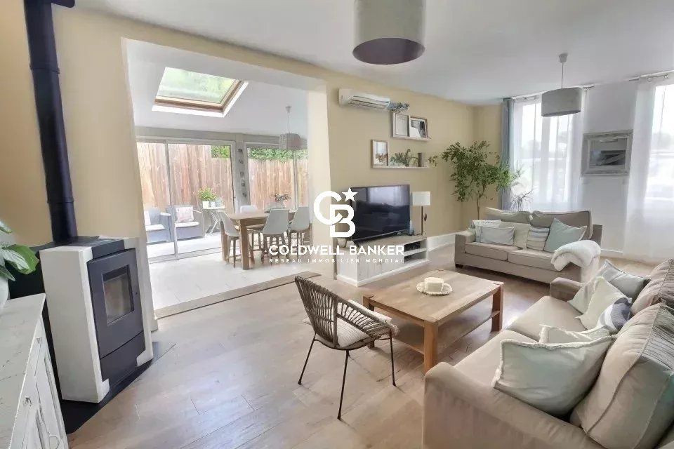 Maison à vendre à Bordeaux Saint-Augustin – plain-pied rénové, 4 chambres, terrasse et stationnement