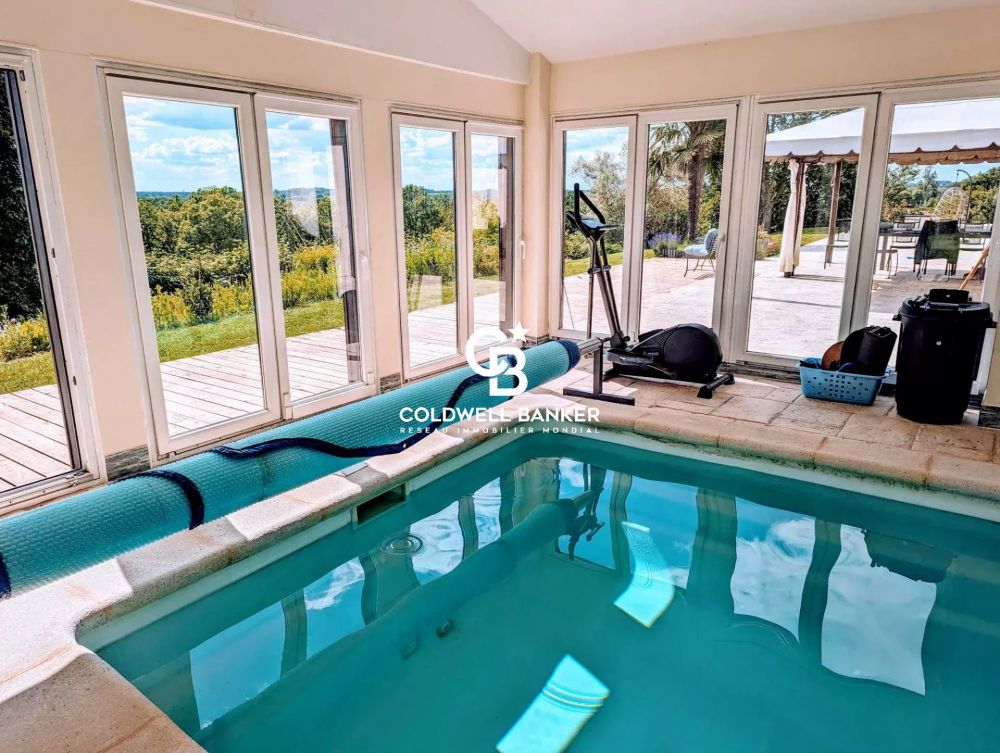 Maison à vendre Périgueux - Chartreuse du 16ème rénovée avec piscine intérieure 