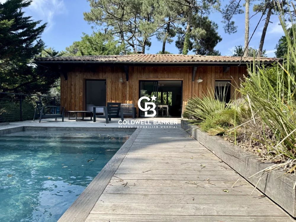 Maison à vendre à Pyla-sur-Mer – villa avec 5 suites, piscine et garage à 500 m de la plage