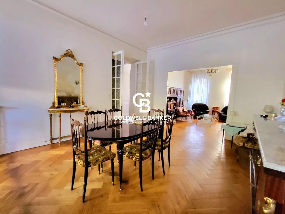 Spacieuse maison de 365 m² avec jardin Bordeaux – Barrière Judaïque