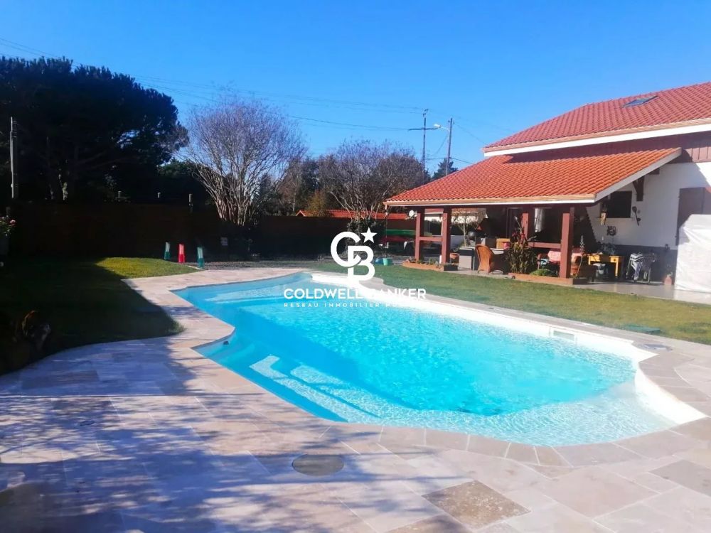 Maison à vendre à Sanguinet – familiale rénovée, piscine, 4 chambres et dépendance proche lac