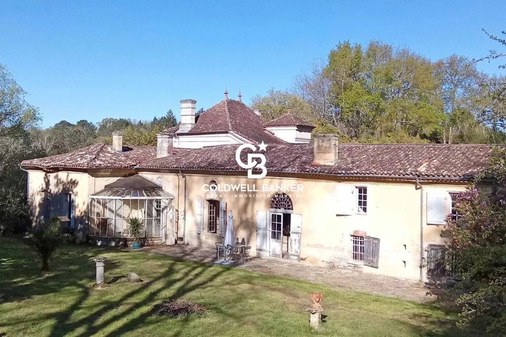 Château à restaurer – À seulement 20 minutes de Bordeaux
