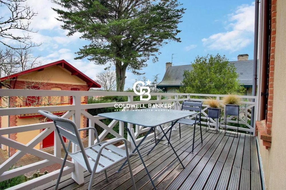 Appartement à vendre Arcachon - Ville d’Hiver, T4 lumineux, terrasse 15 m², 3 chambres, cellier, parking