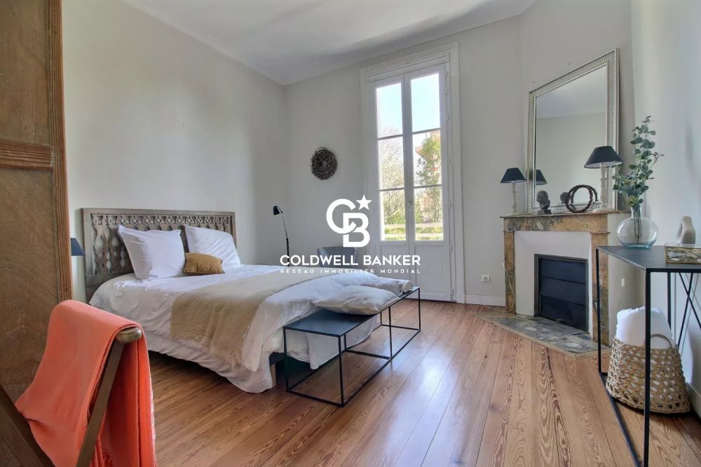 Appartement à vendre Arcachon - Ville d’Hiver, T4 lumineux, terrasse 15 m², 3 chambres, cellier, parking
