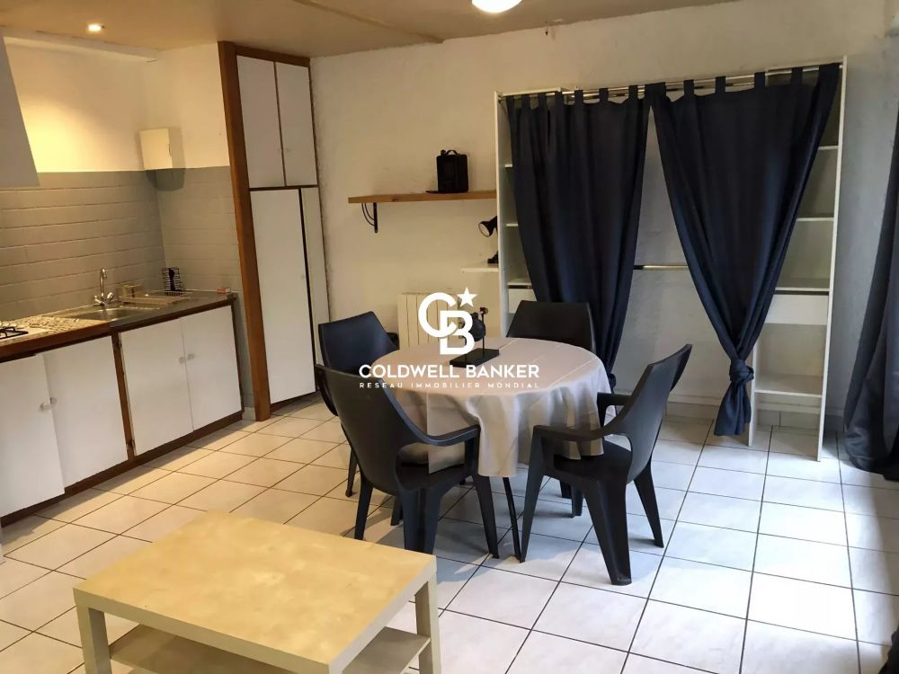 Maison à vendre à Arès – T4 en duplex avec studio indépendant, jardin et terrasse