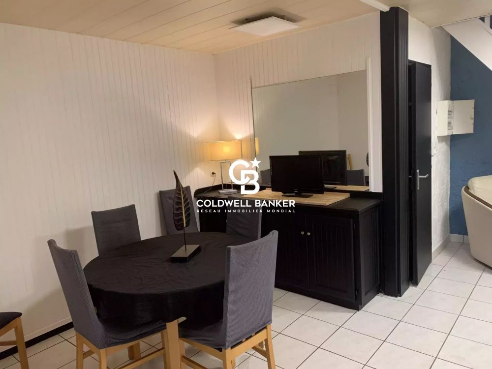 Maison à vendre à Arès – T4 en duplex avec studio indépendant, jardin et terrasse