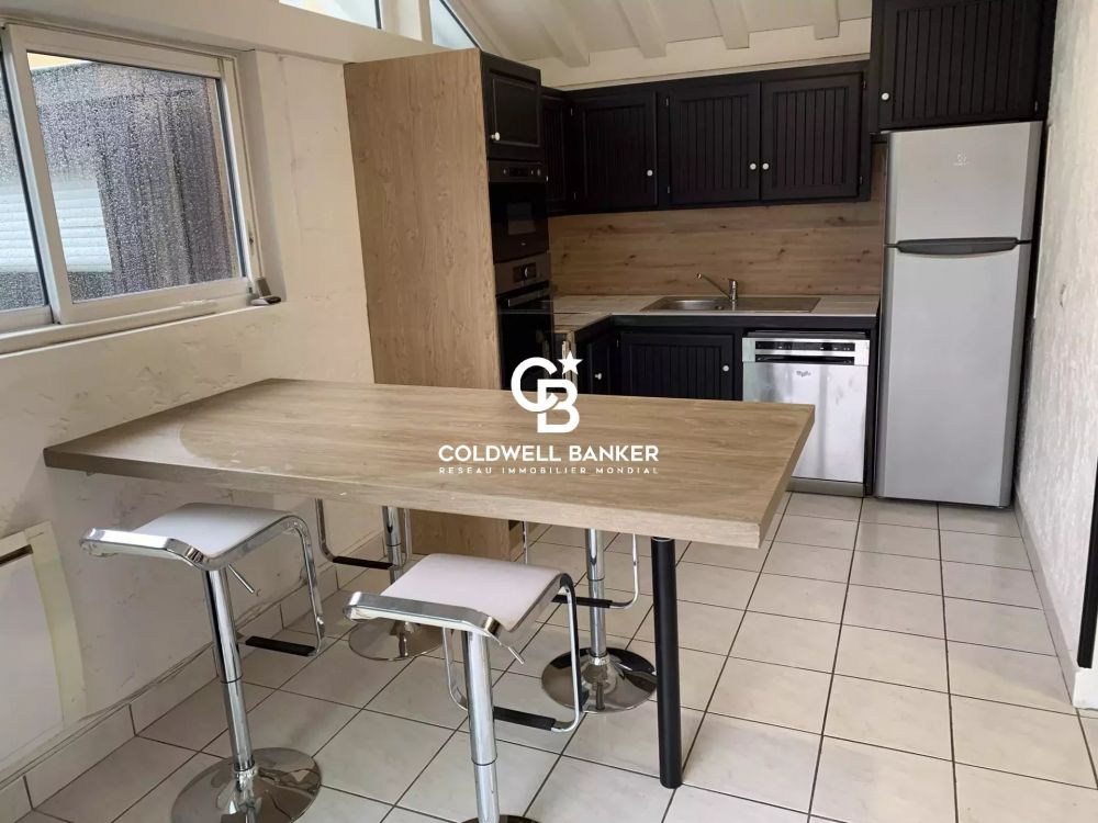 Maison à vendre à Arès – T4 en duplex avec studio indépendant, jardin et terrasse