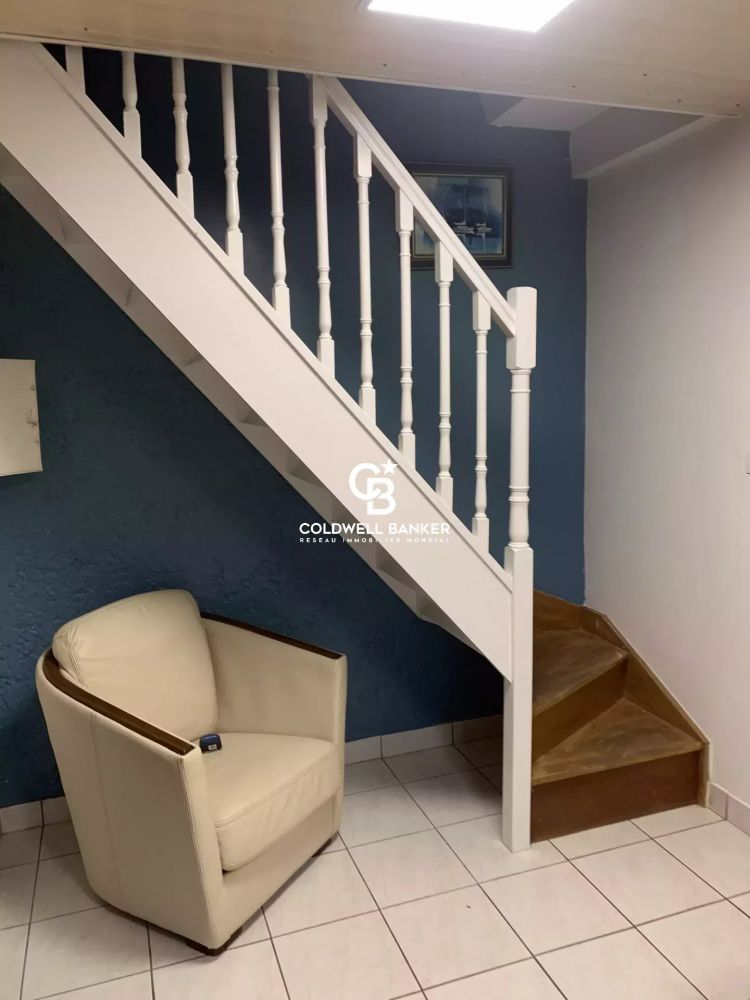 Maison à vendre à Arès – T4 en duplex avec studio indépendant, jardin et terrasse