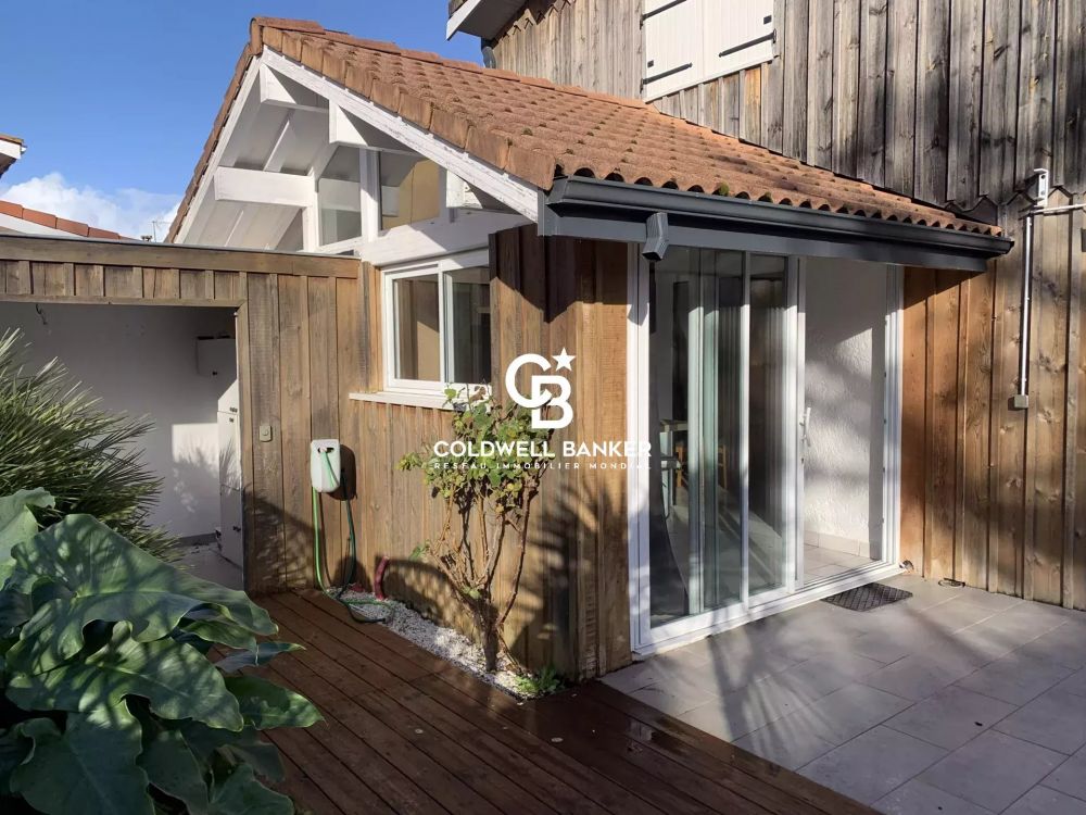 Maison à vendre à Arès – T4 en duplex avec studio indépendant, jardin et terrasse