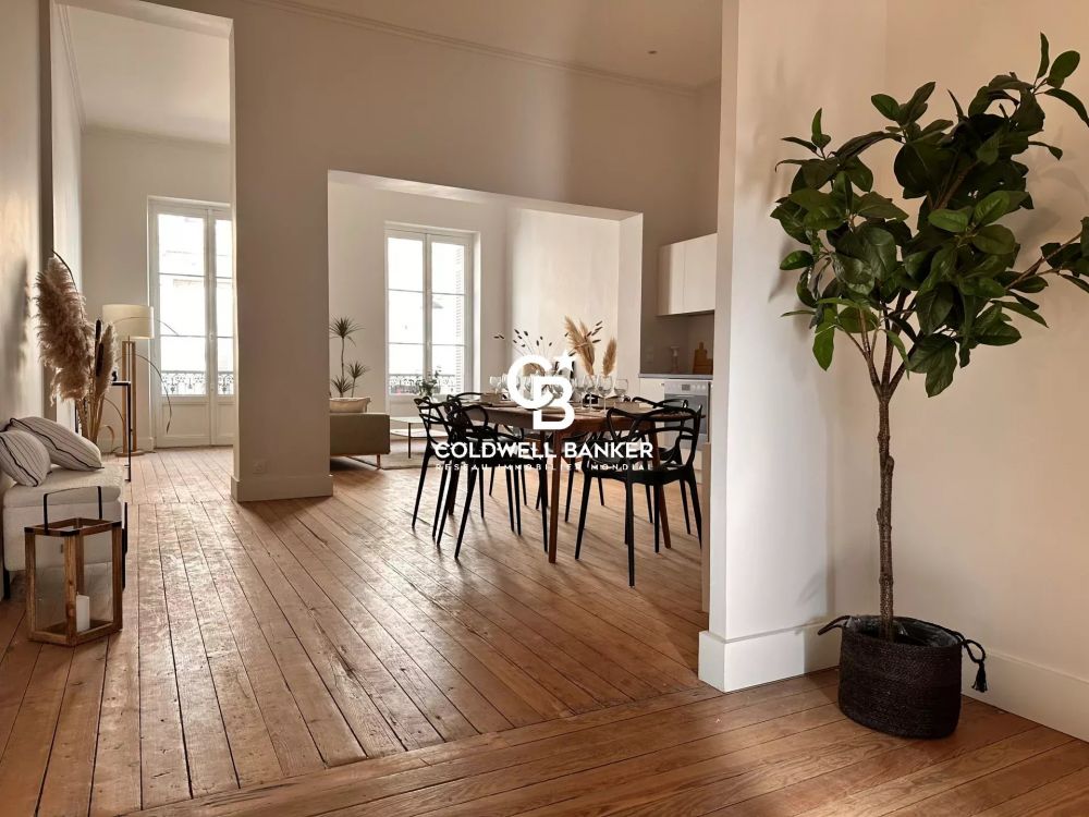 Appartement à vendre à Bordeaux - Palais Gallien, T4 traversant, balcon filant, rénovation soignée