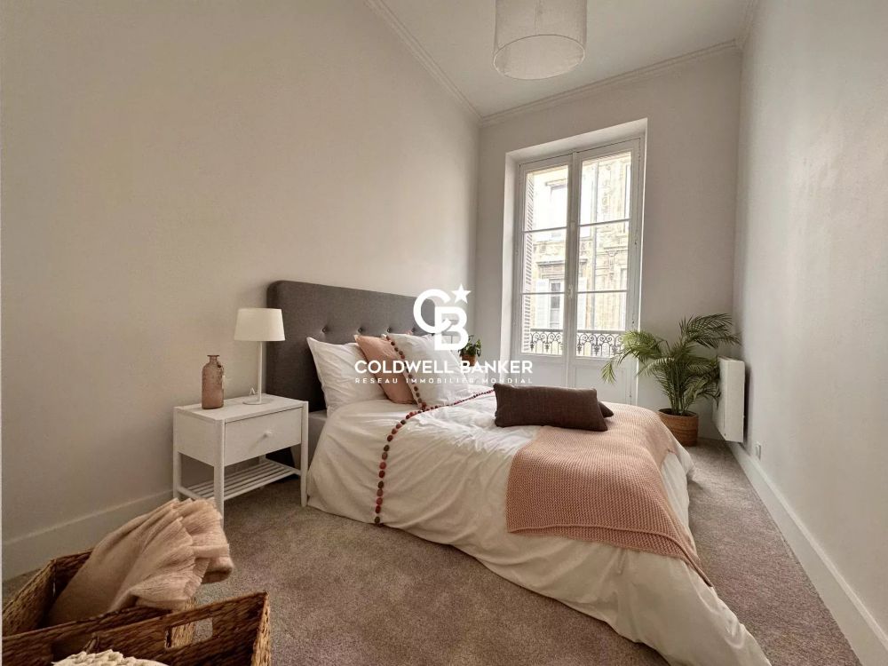 Appartement à vendre à Bordeaux - Palais Gallien, T4 traversant, balcon filant, rénovation soignée