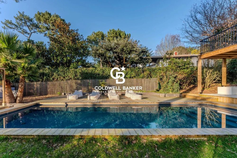 À vendre au Pyla-sur-Mer - villa d'exception à 200 mètres de la plage au calme