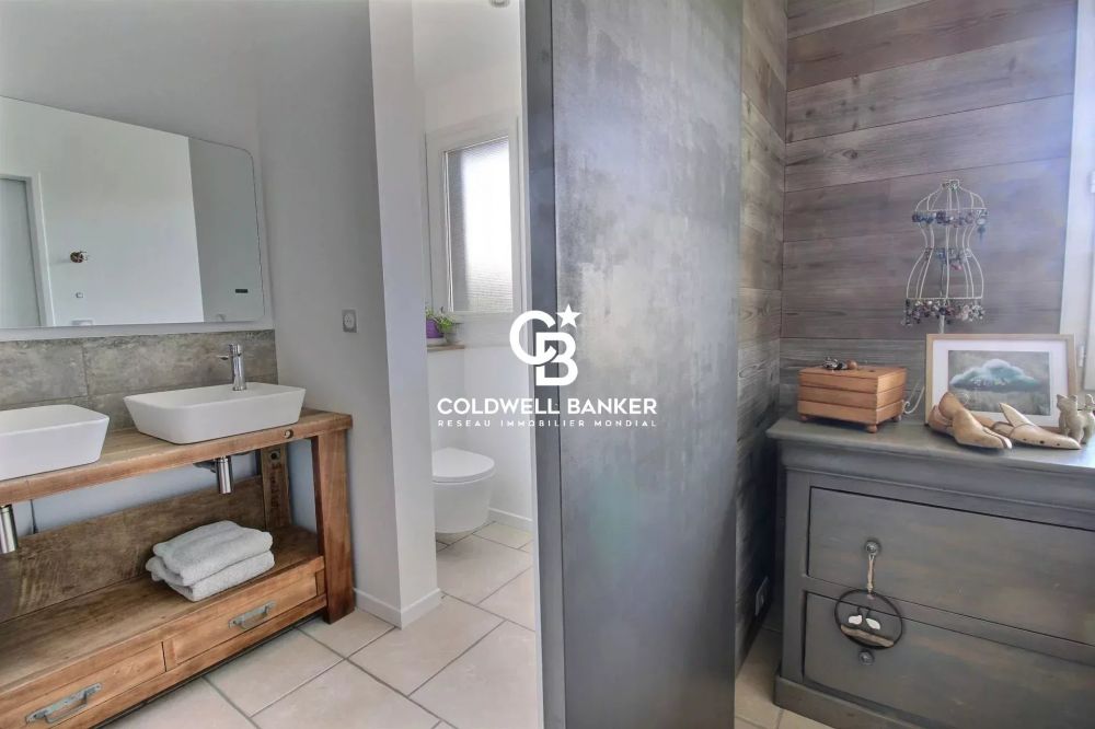 Maison en bois à vendre à La Teste-de-Buch – Piscine, nature et calme