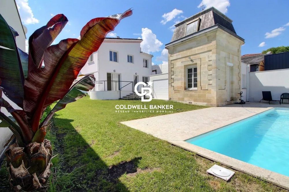 Maison à vendre à Bègles près de Bordeaux - avec piscine chauffée, suite parentale et jardin paysager