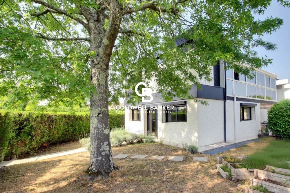 Maison à vendre à Pessac – 4 chambres, bureau indépendant, jardin et garage