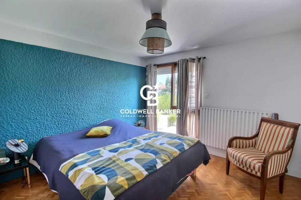 Maison à vendre à Pessac – 4 chambres, bureau indépendant, jardin et garage