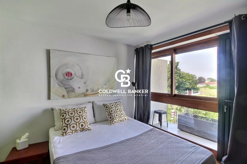 Maison à vendre à Pessac – 4 chambres, bureau indépendant, jardin et garage