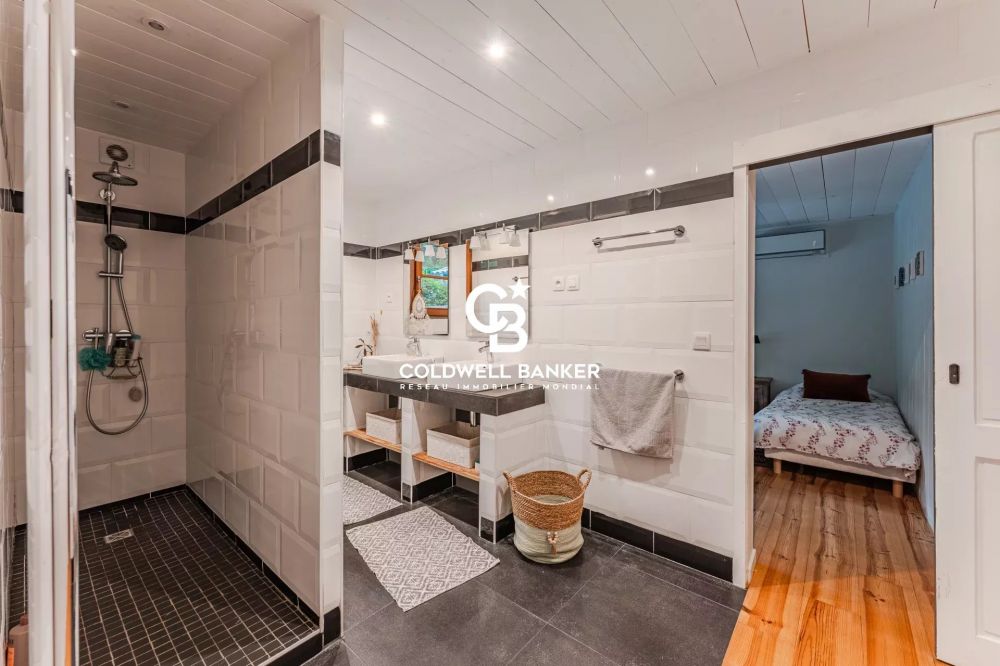 Maison à vendre à Biscarrosse - piscine, dépendance et vaste terrain