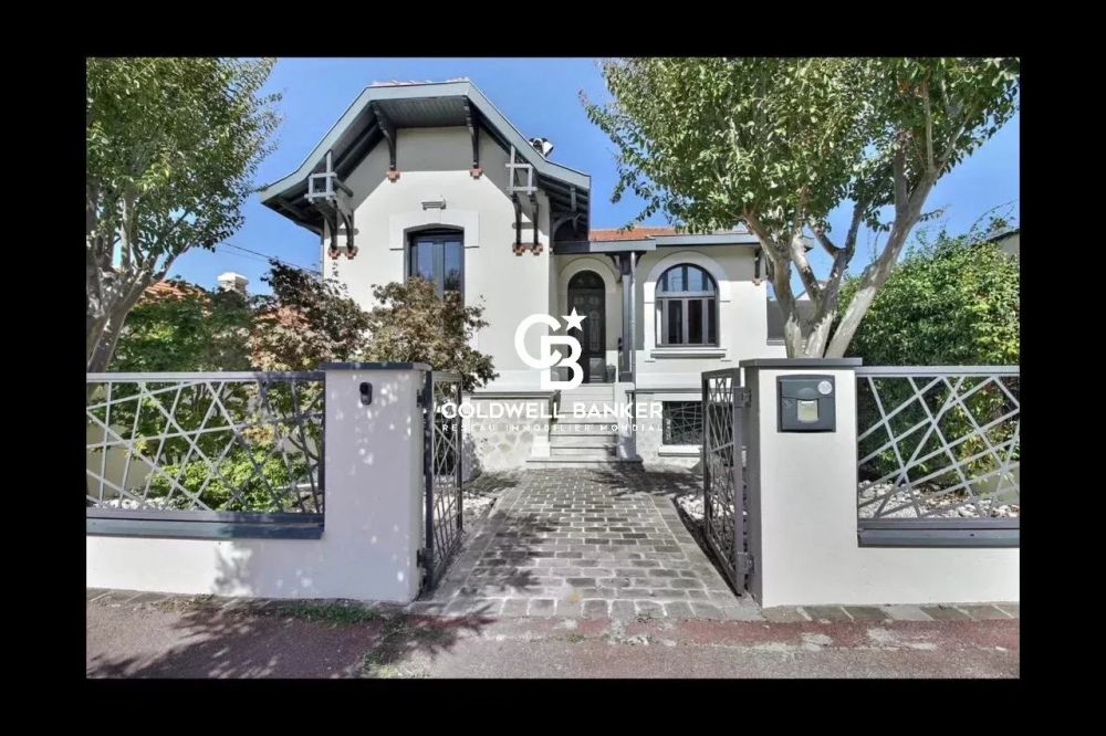 Maison à vendre à Arcachon - 148 m², rénovée, 3 suites, dépendance et jardin proche plage