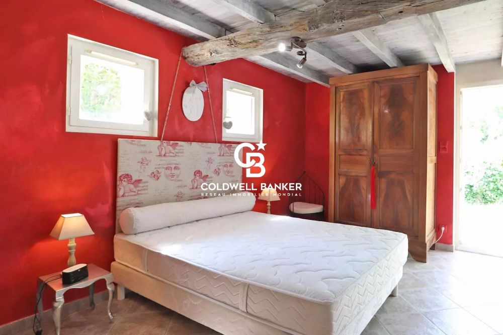 Ancienne ferme à vendre en Dordogne – Longère rénovée avec piscine et dépendances