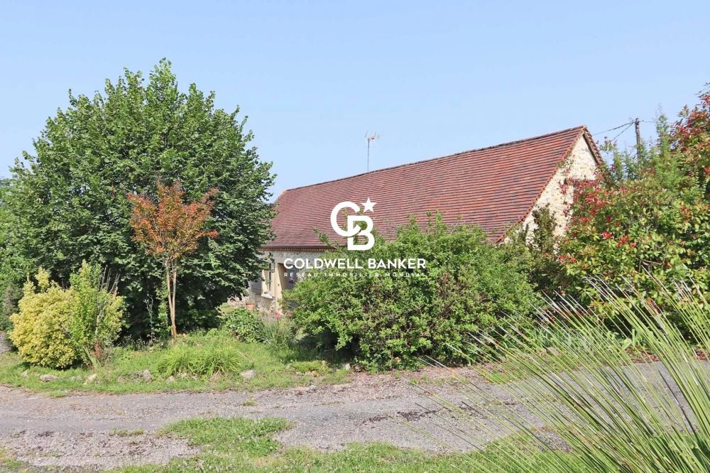 Ancienne ferme à vendre en Dordogne – Longère rénovée avec piscine et dépendances