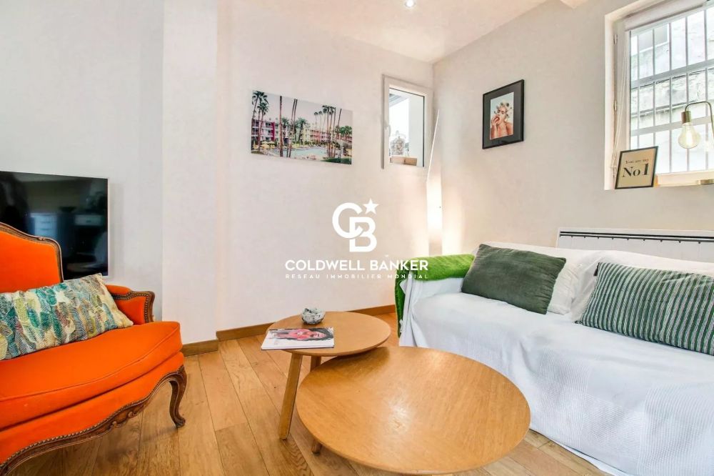 Appartement à vendre à Bordeaux – T4 rénové avec patio privé proche Jardin Public