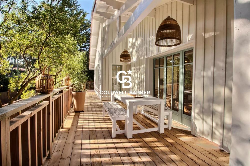 Maison à vendre au Cap Ferret – villa de charme avec 5 chambres proche des plages océan et bassin