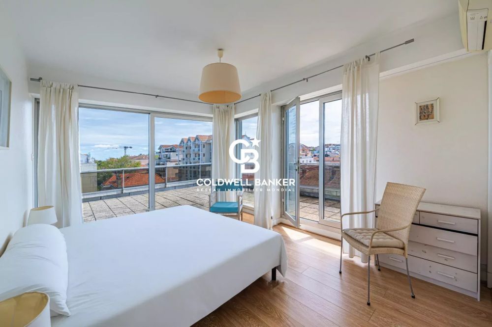 Appartement à vendre Arcachon - t5 première ligne terrasse 150 m² vue bassin parking