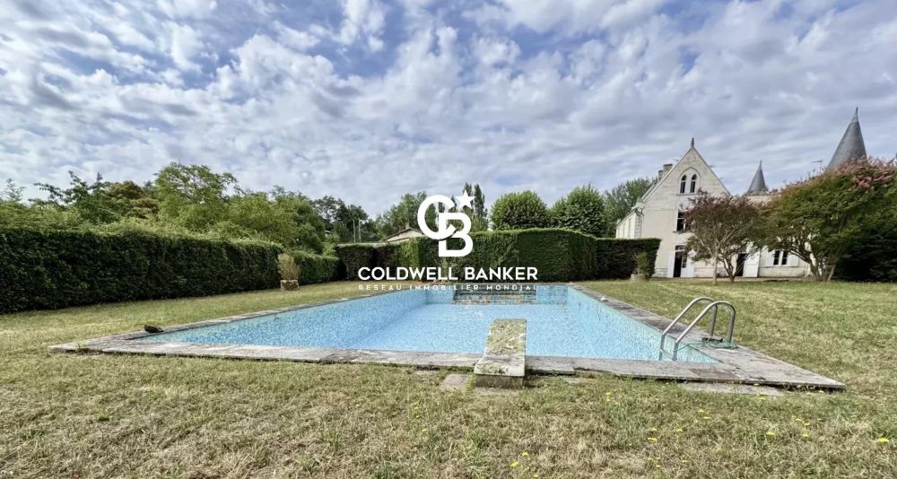 Propriété à vendre à 15 km de Bordeaux – parc, piscine et dépendances
