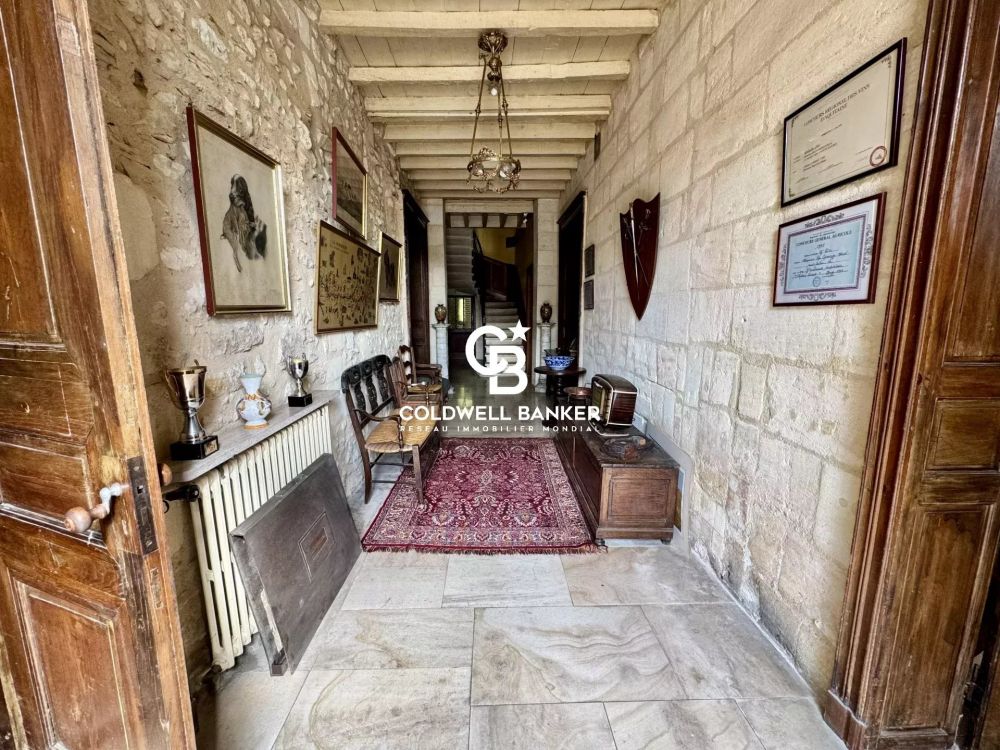 Propriété à vendre à 15 km de Bordeaux – parc, piscine et dépendances