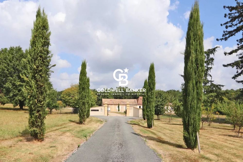 Maison rénovée près de Bergerac – 17 hectares, calme absolu et emplacement exceptionnel