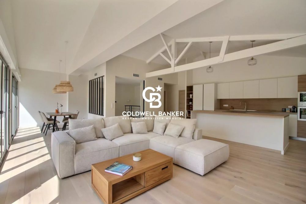 Maison à vendre à Arcachon – maison basco-landaise rénovée, 4 chambres, dépendance, jardin paysager