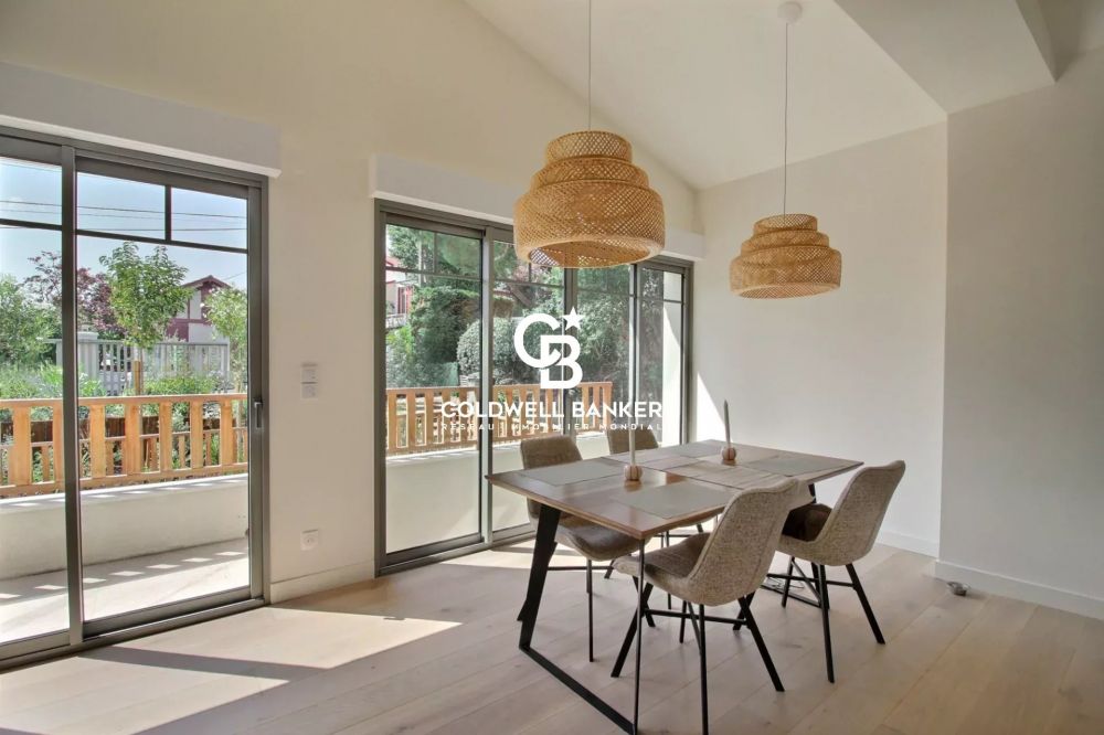 Maison à vendre à Arcachon – maison basco-landaise rénovée, 4 chambres, dépendance, jardin paysager