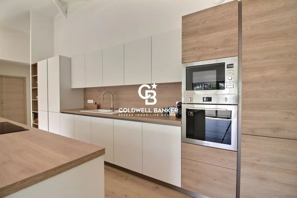 Maison à vendre à Arcachon – maison basco-landaise rénovée, 4 chambres, dépendance, jardin paysager