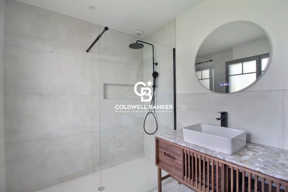 Maison à vendre à Arcachon – maison basco-landaise rénovée, 4 chambres, dépendance, jardin paysager