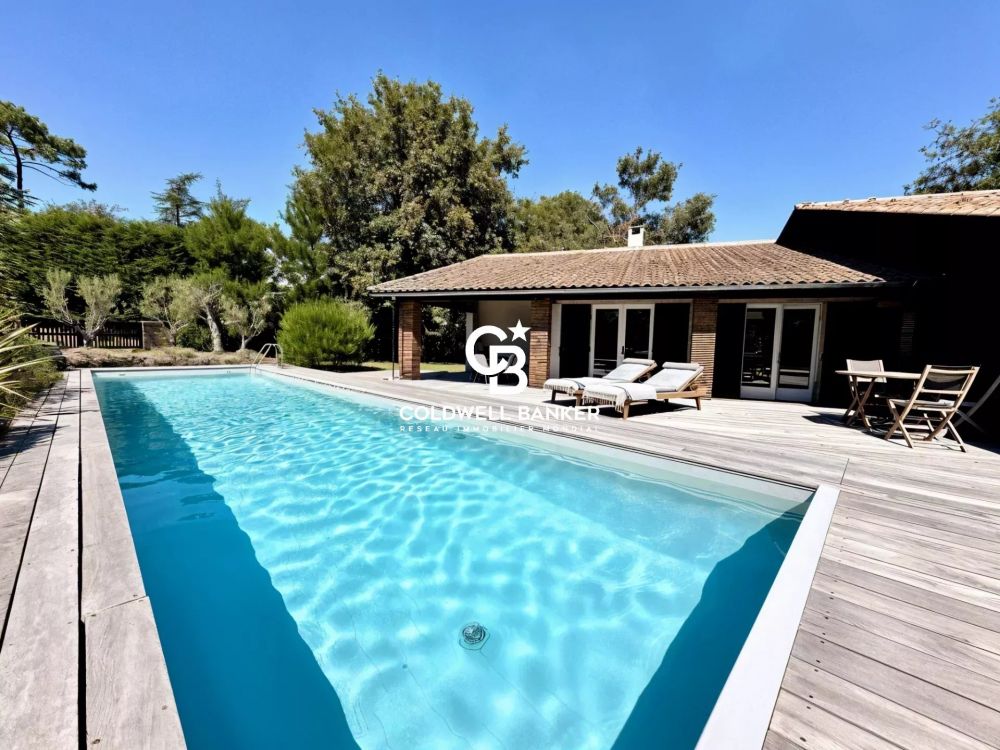 Maison à vendre à Taussat – Villa rénovée avec piscine et studio d’amis proche du Bassin