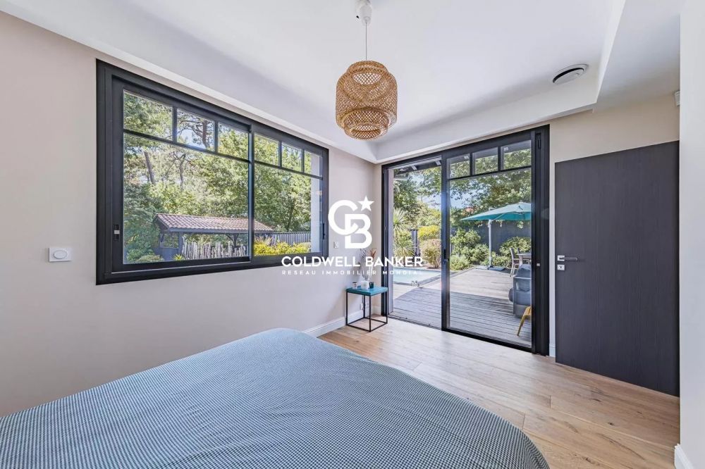 Maison à vendre à Pyla-sur-Mer – Villa rénovée avec piscine proche plage