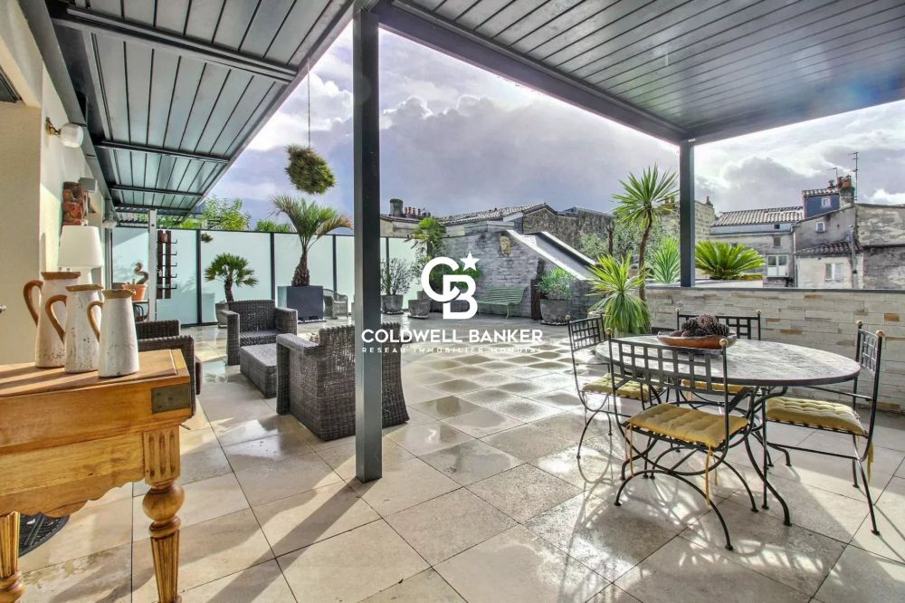 Appartement à vendre à Bordeaux – 190 m², 3 terrasses, jacuzzi et 2 parkings au cœur du Triangle d'Or