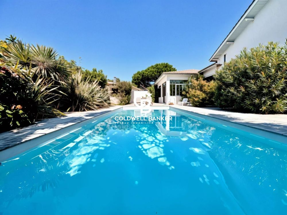Maison à vendre à Taussat – arcachonnaise rénovée de 146 m² avec piscine, à deux pas du Bassin